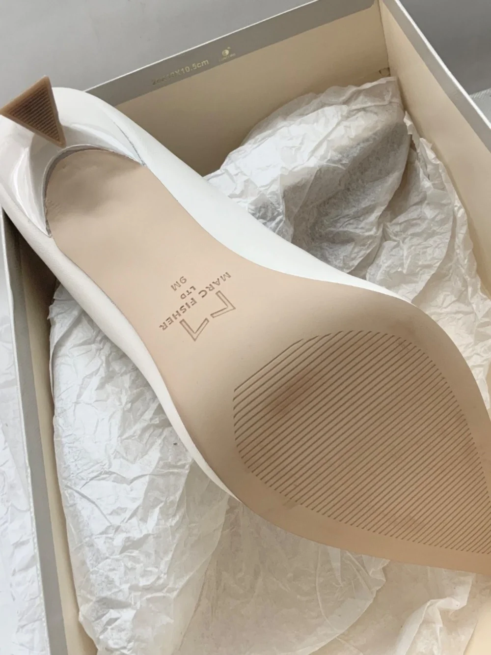 Marc Fisher Sassie Ivory White Leather Stiletto Heel Pointed Toe Pumps Shoes 9